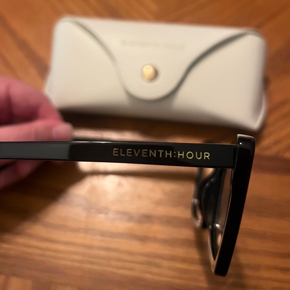 Eleventh Hour Essential Blue Light Glasses - Picture 4 of 8